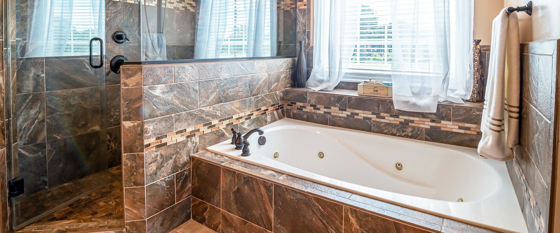 Transform Your Bathroom With Frameless Glass Shower Doors To Sell House